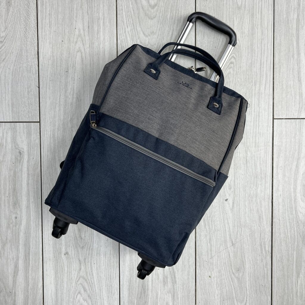 מזוודה מתקפלת