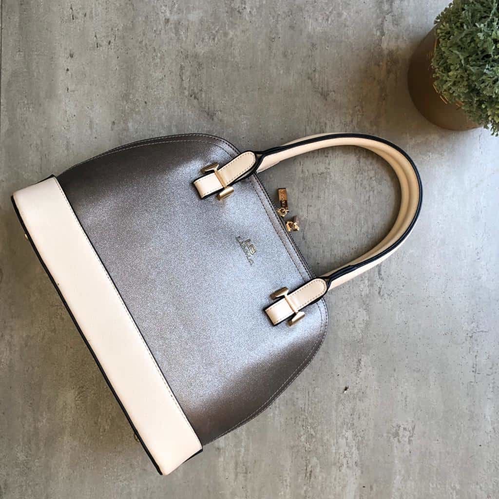 תיקים לנשים