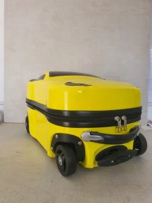 מזוודה בימבה צהובה בוהקת עם גימור מבריק — תמונה 3