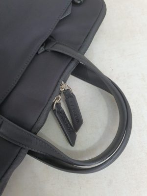 תיק ללפטופ שחור עם ידיות עור — תמונה 3